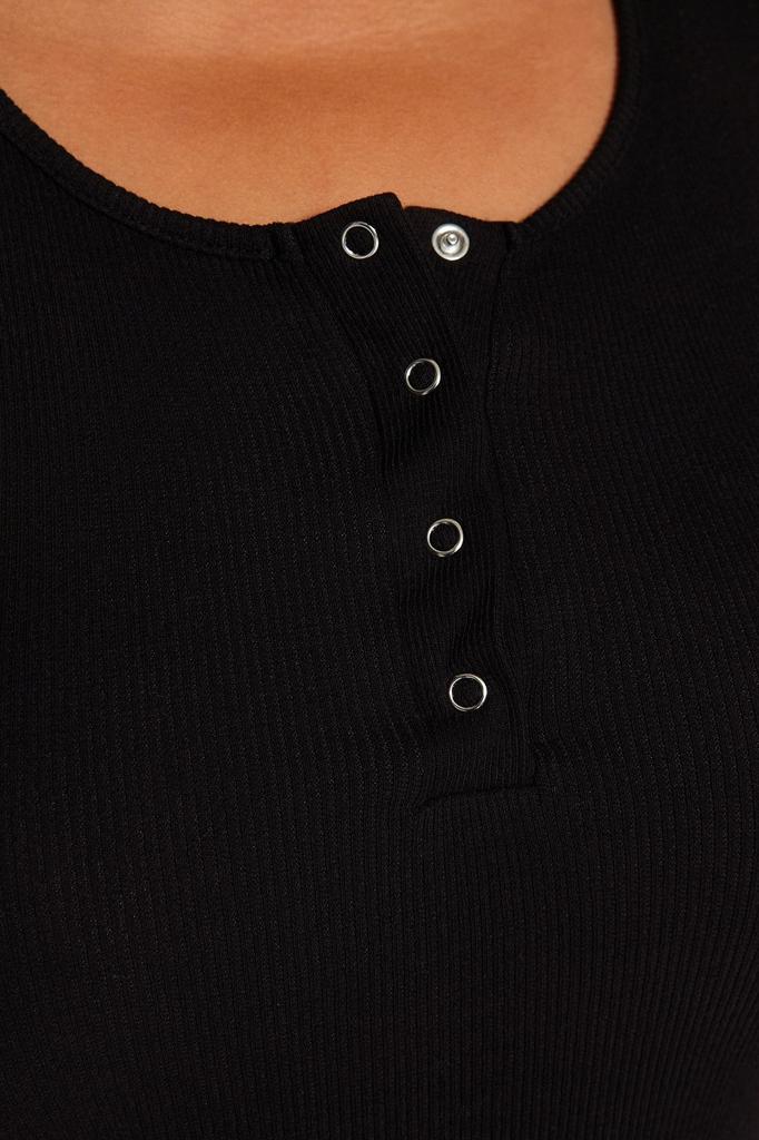 Women's Style Plus Size Blouse Black U-Neck Snap Crop Knitted Blouse