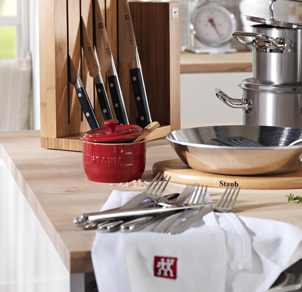 Staub "Ceramic Salt Crocker 10cm" Storage Container for Seasonings [Official Japanese Product] Salt Crocker 40511-562