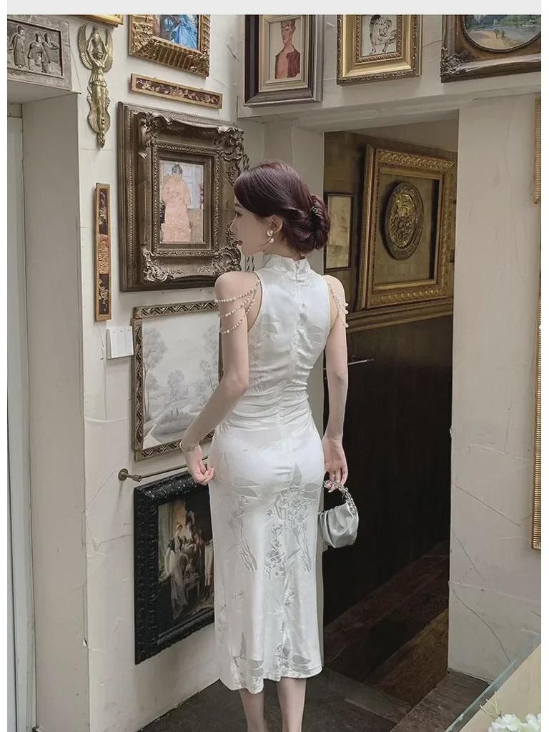 Женское бархатное платье-чеонгсам с жемчужной отделкой 2024 года