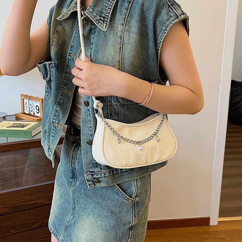 Niche Design Exquisite Bag Summer New Pearl Chain Underarm Bag Fashionable One-shoulder Crossbody Crescent Bag