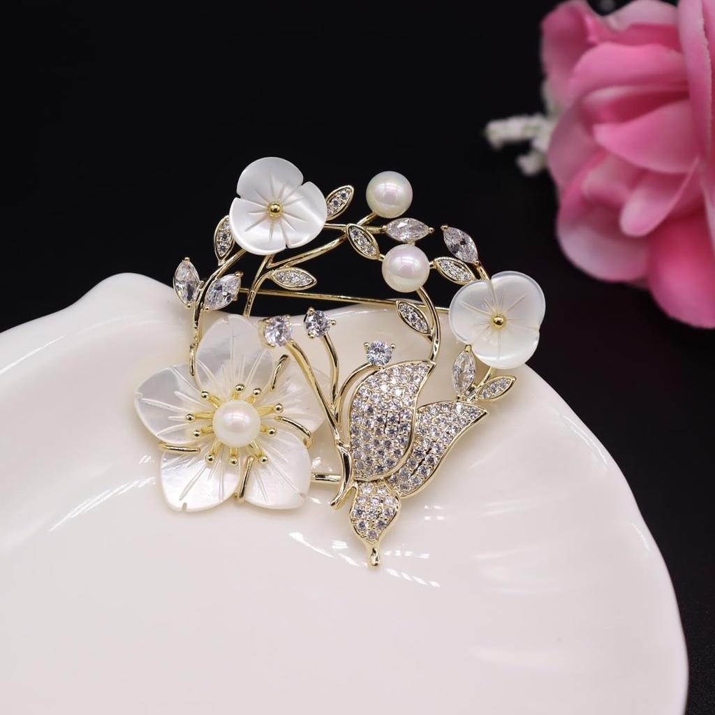 Пресноводная жемчужная раковина сливовый цветок сверкающий циркон бабочка украшение на грудь для входа рождественский подарок для женщины подарочная коробка включает в себя брошь,