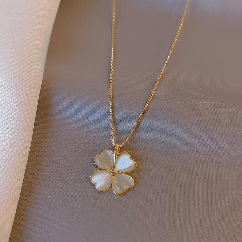 Lucky Clover Necklace Women'S Gold-Plated Cat'S Eye Delicate Petal Clavicle Chain Simple Temperament Women'S Neck Chain