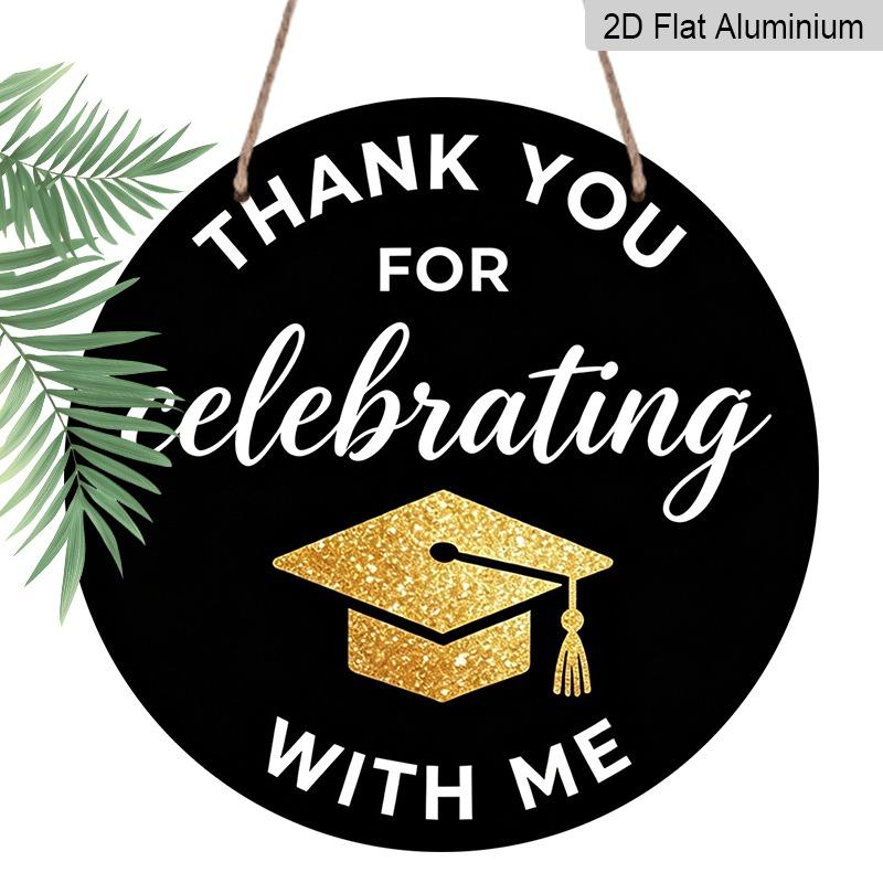 2D Flat Aluminum 2026 Graduation-themed Wall Hanging Is Available in Multiple Sizes. Its Black and Gold Glitter Graduation Cap Design Makes It A