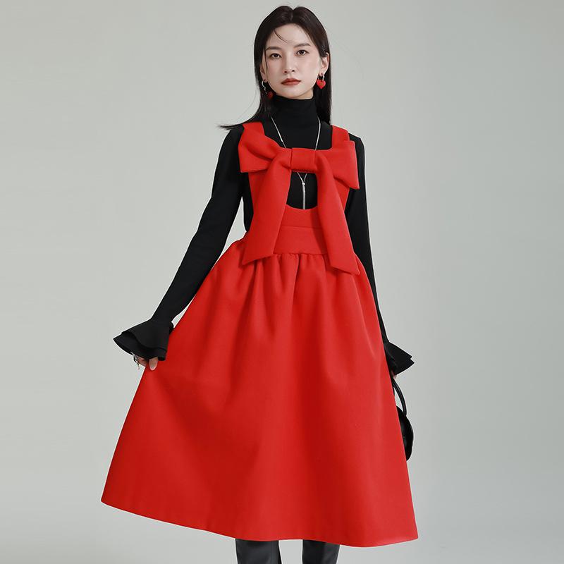 Осень/Зима 2025 Шерстяное платье А-силуэта с бретелями, украшенными бантами