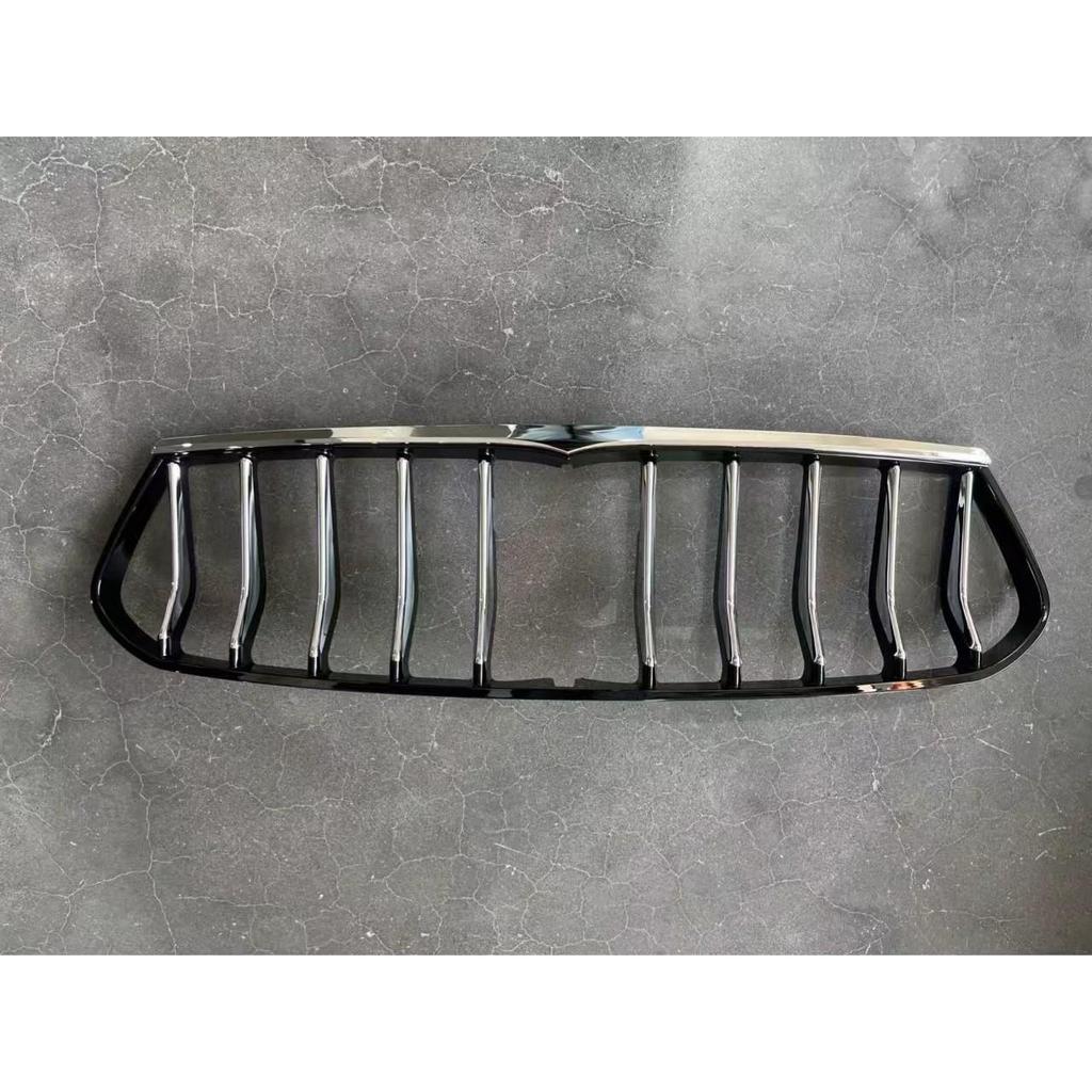 2018 Maserati Ghibli Front Bumper Grille - Black & Chrome