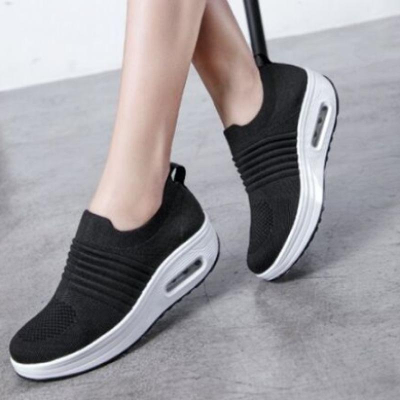 New Arrivals Open Run Himeo CushiOn Sweater Women Slip On Sneakers