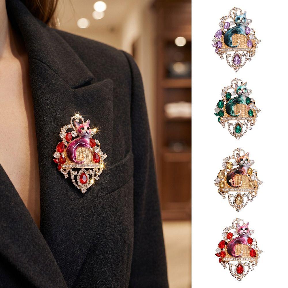 Fashion Vintage Cat Brooch Exquisite Metal Enamel Cat Lapel Pin Light Luxury Imitation Rhinestone Brooch Clothes Decoration